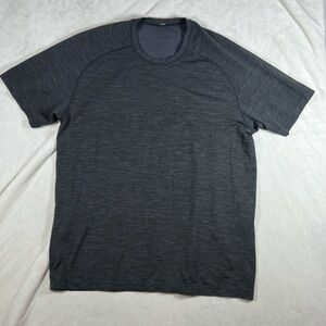 Lululemon Size Large Carbon Gray Tech T Short Sleeve Athletic Vented Shirt EUC